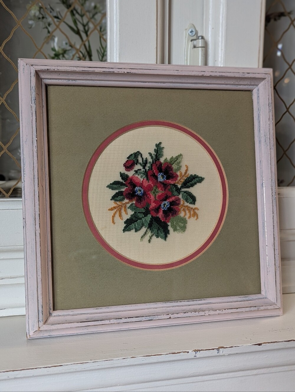 🌹VTG MC Framed Poppy  Needlepoint Wall Art Shabby Chic Cottagecore Pink